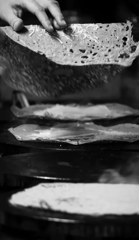 Galette de blé noir qui cuit sur le billig